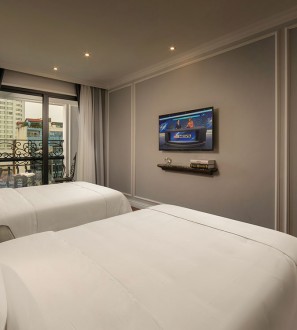 Phòng cao cấp giường lớn hoặc 2 giường đơn có ban công | Canary Ha ...